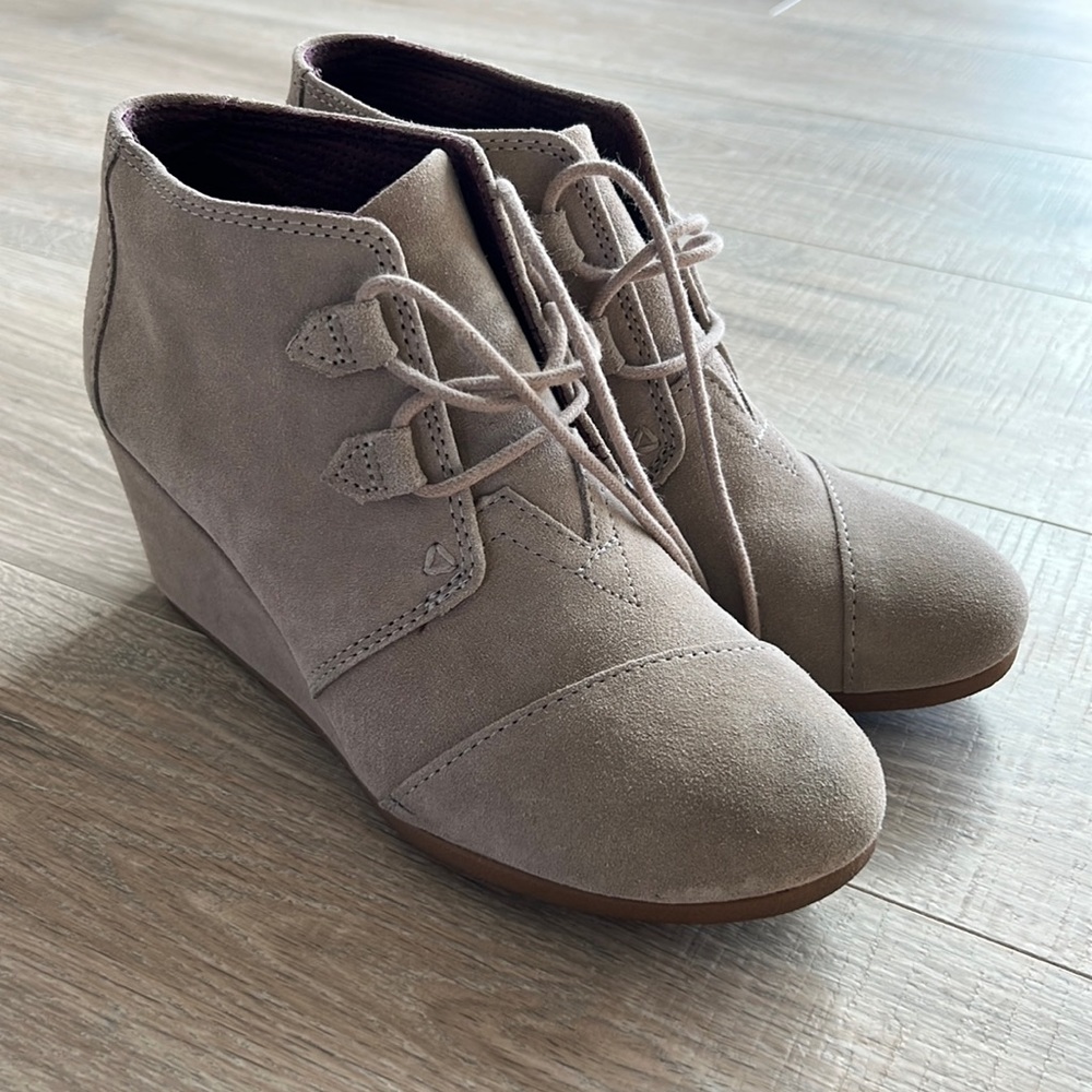 Toms wedges